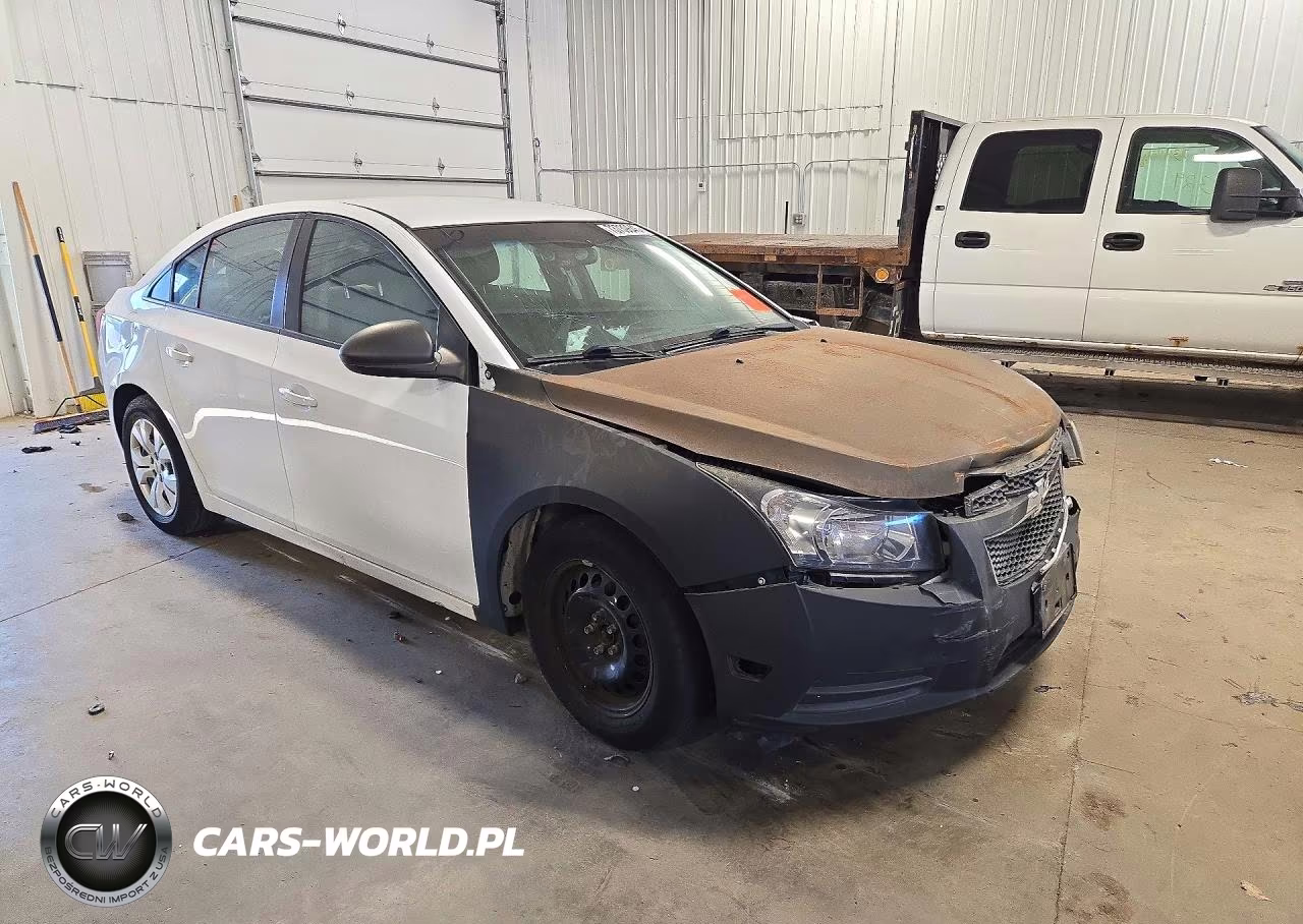 2013 Chevrolet Cruze Ls VIN:1G1PA5SG7D7120855 - 4