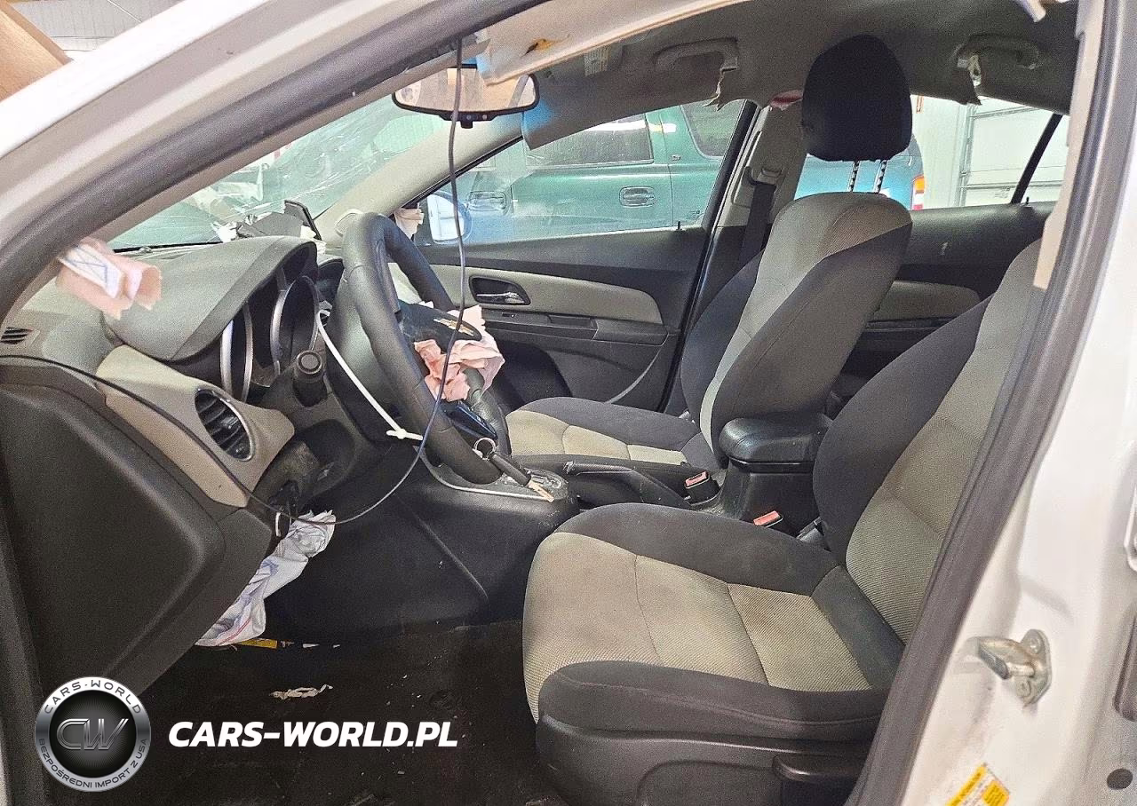 2013 Chevrolet Cruze Ls VIN:1G1PA5SG7D7120855 - 7