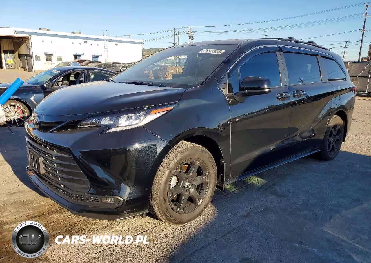2025 Toyota Sienna Xse
