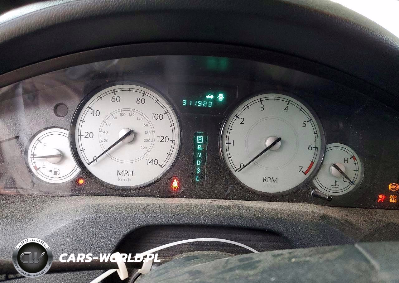 2005 Chrysler 300 Touring VIN:2C3JA53G45H587883 - 9