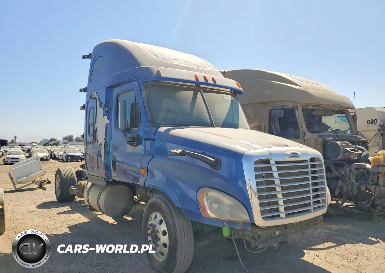2014 Freightliner Cascadia Truck Cab And Chassis VIN:3AKJGLDV7ESFL8028 - 4