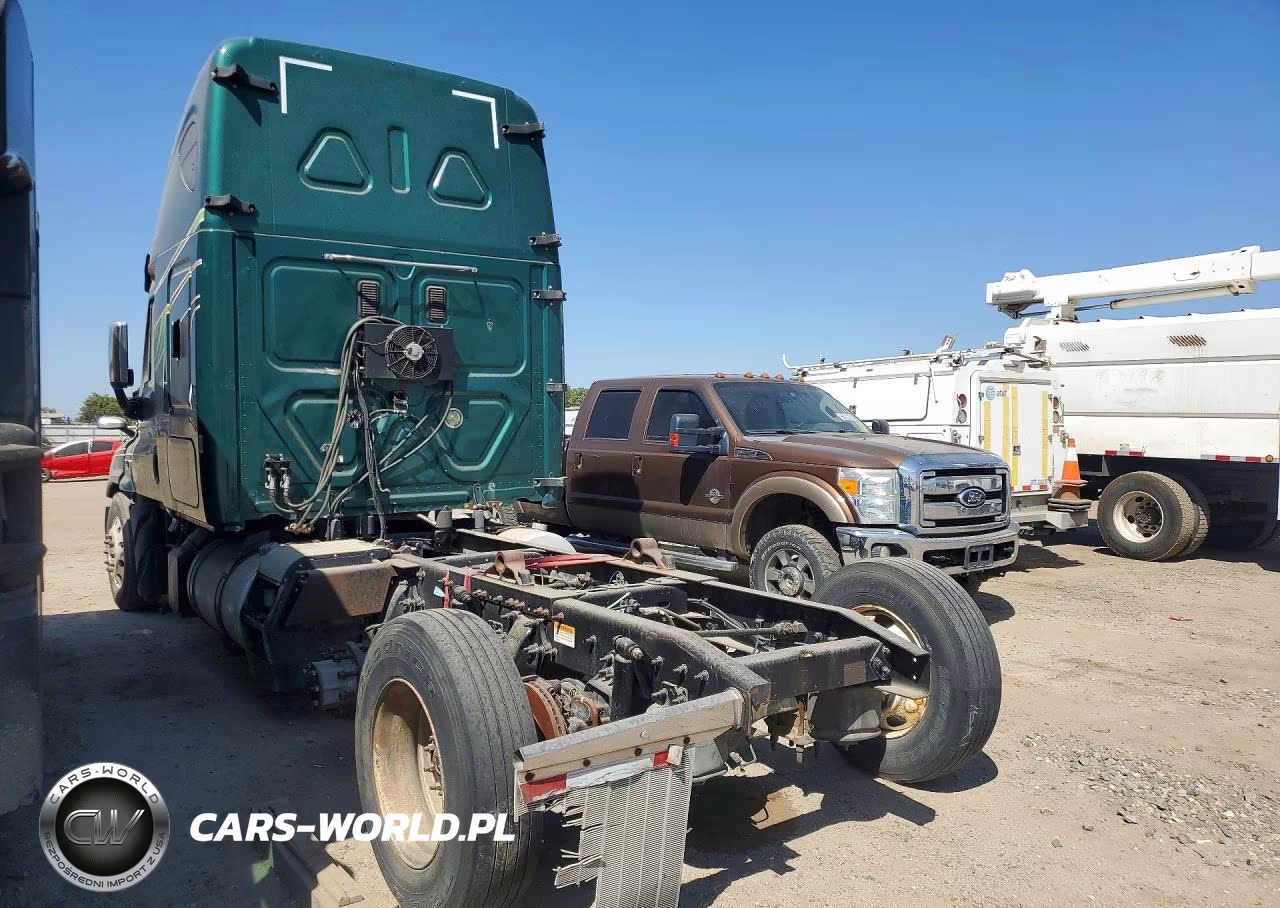 2015 Freightliner Cascadia Truck Cab And Chassis VIN:3AKJGLDV1FSGL2245 - 2