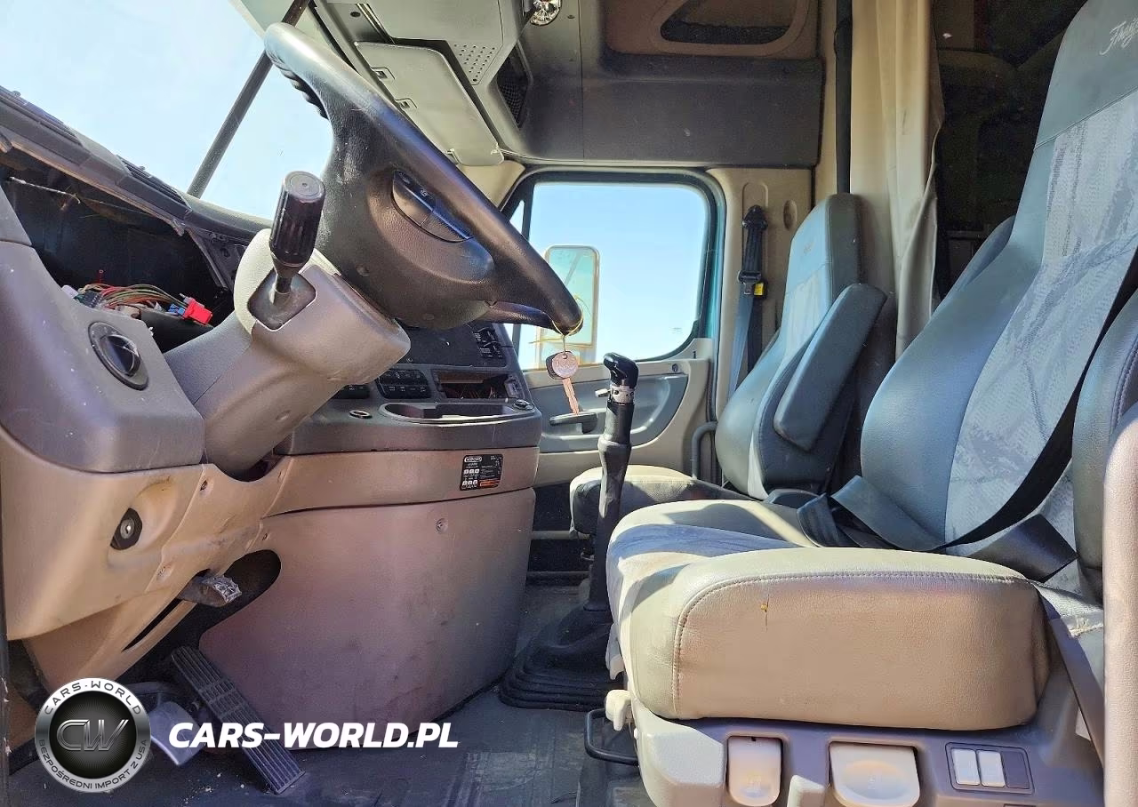 2015 Freightliner Cascadia Truck Cab And Chassis VIN:3AKJGLDV1FSGL2245 - 7