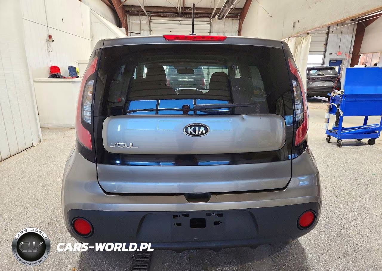 2017 Kia Soul Base VIN:KNDJN2A21H7467626 - 6