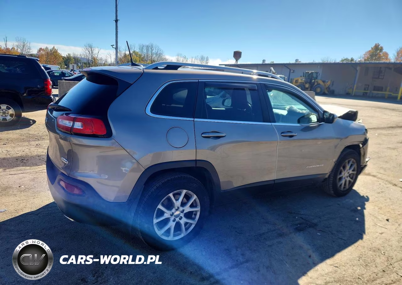 2017 Jeep Cherokee Latitude VIN:1C4PJMCS5HW504729 - 3