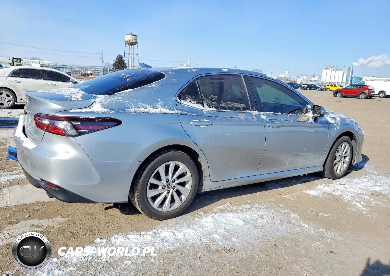 2021 Toyota Camry Le VIN:4T1C11AK7MU462307 - 3