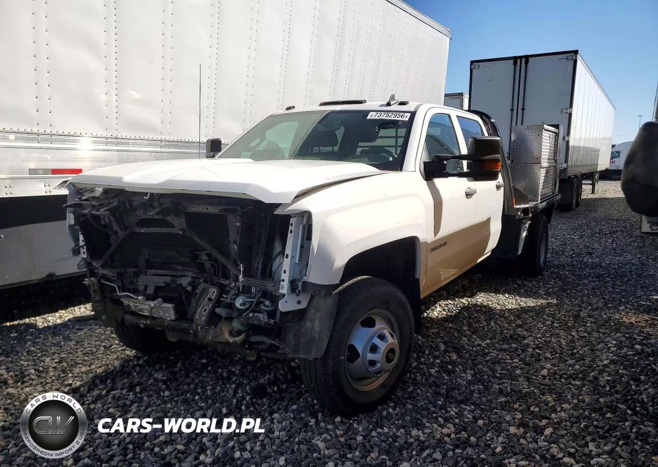 2018 Chevrolet Silverado K3500 VIN:1GC4KYCG8JF258090 - 1
