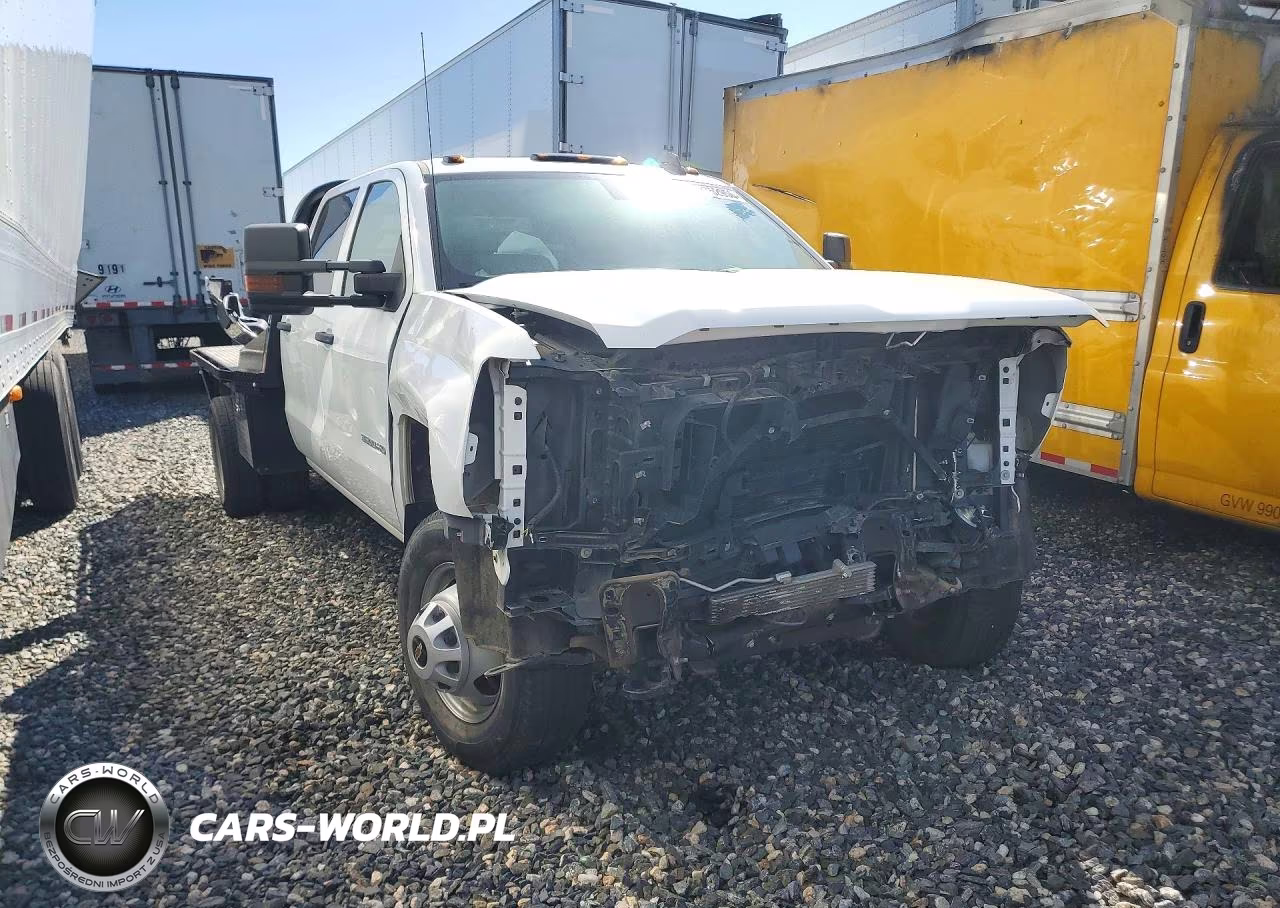 2018 Chevrolet Silverado K3500 VIN:1GC4KYCG8JF258090 - 4