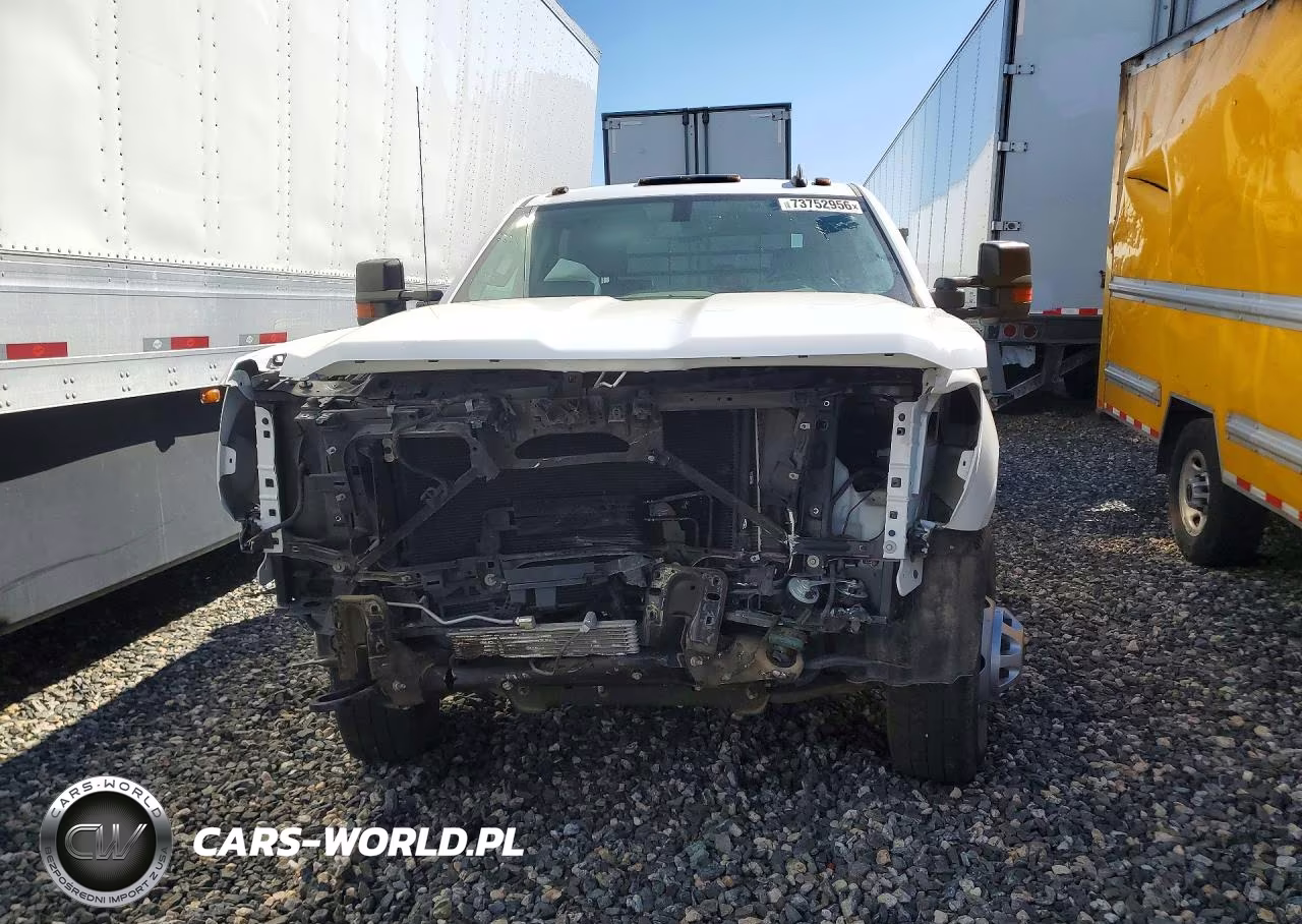 2018 Chevrolet Silverado K3500 VIN:1GC4KYCG8JF258090 - 5