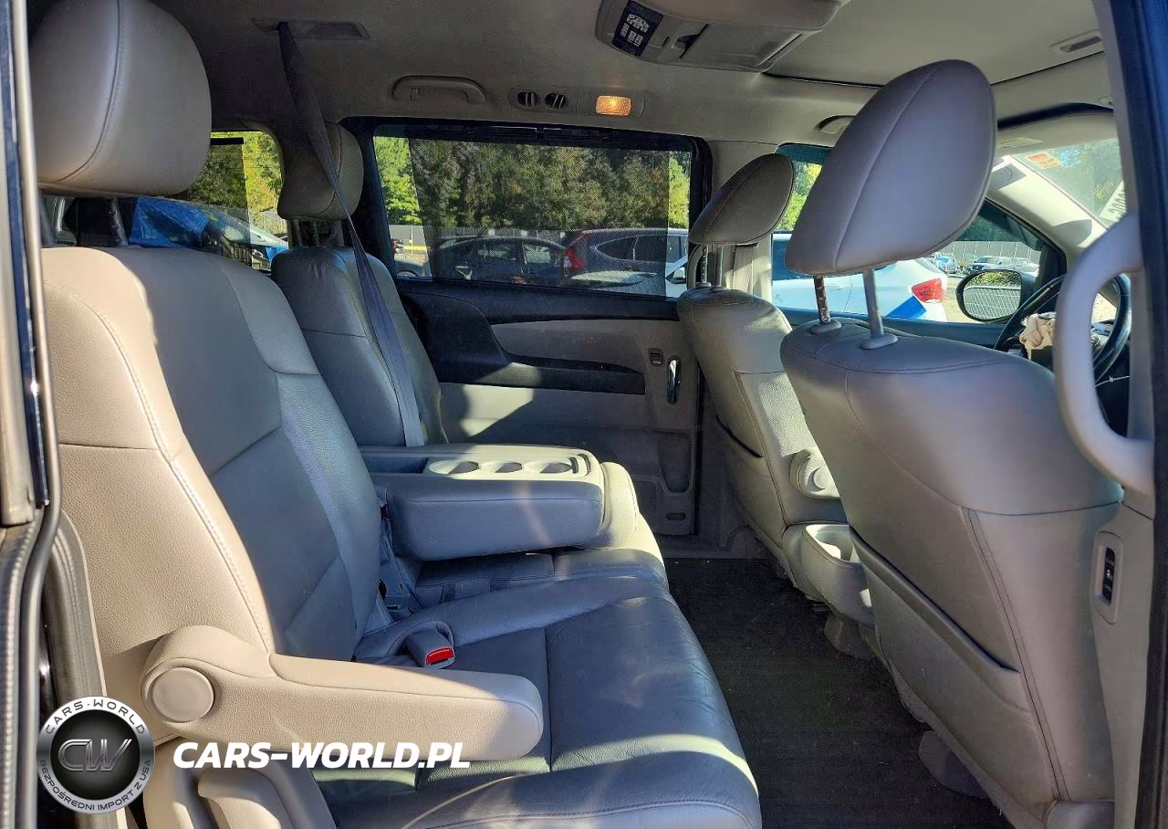 2016 Honda Odyssey Touring VIN:5FNRL5H90GB034126 - 11