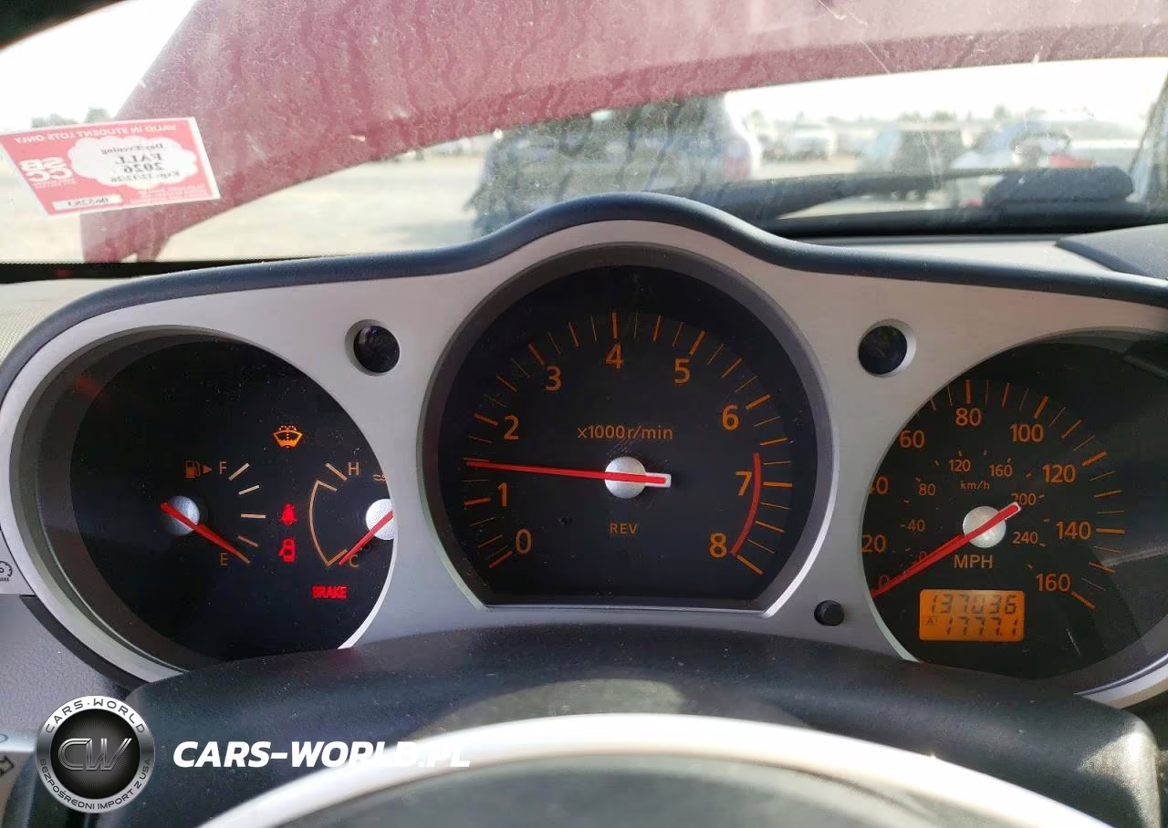 2005 Nissan 350Z Base VIN:JN1AZ34EX5M651883 - 9
