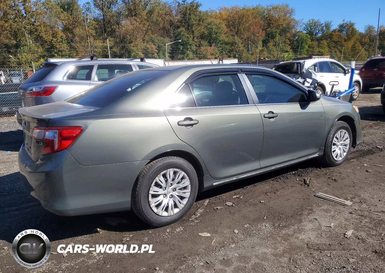2014 Toyota Camry Le VIN:4T1BF1FK8EU833806 - 3