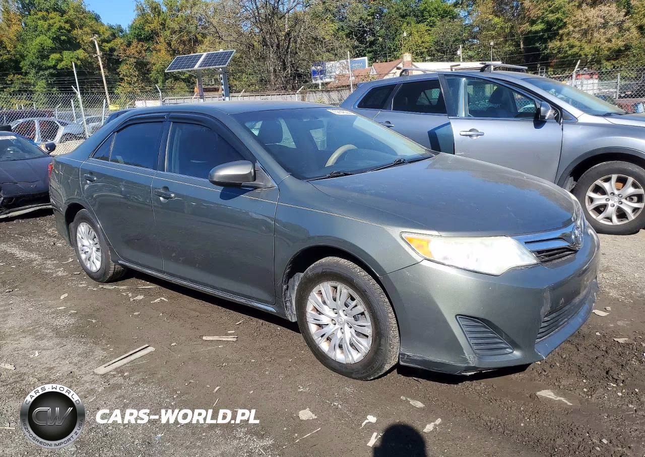 2014 Toyota Camry Le VIN:4T1BF1FK8EU833806 - 4