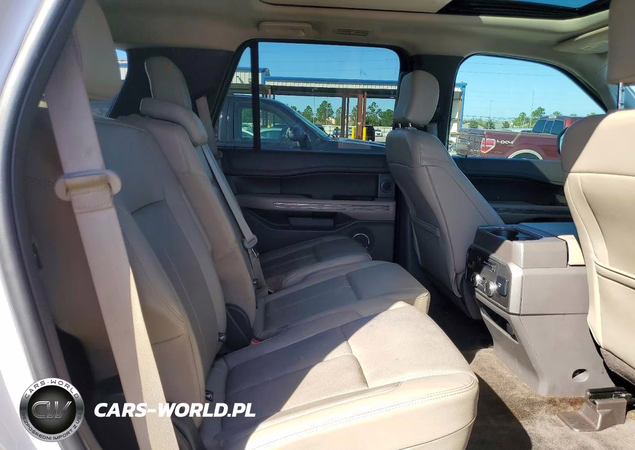2018 Ford Expedition Xlt VIN:1FMJU1HT2JEA39024 - 10