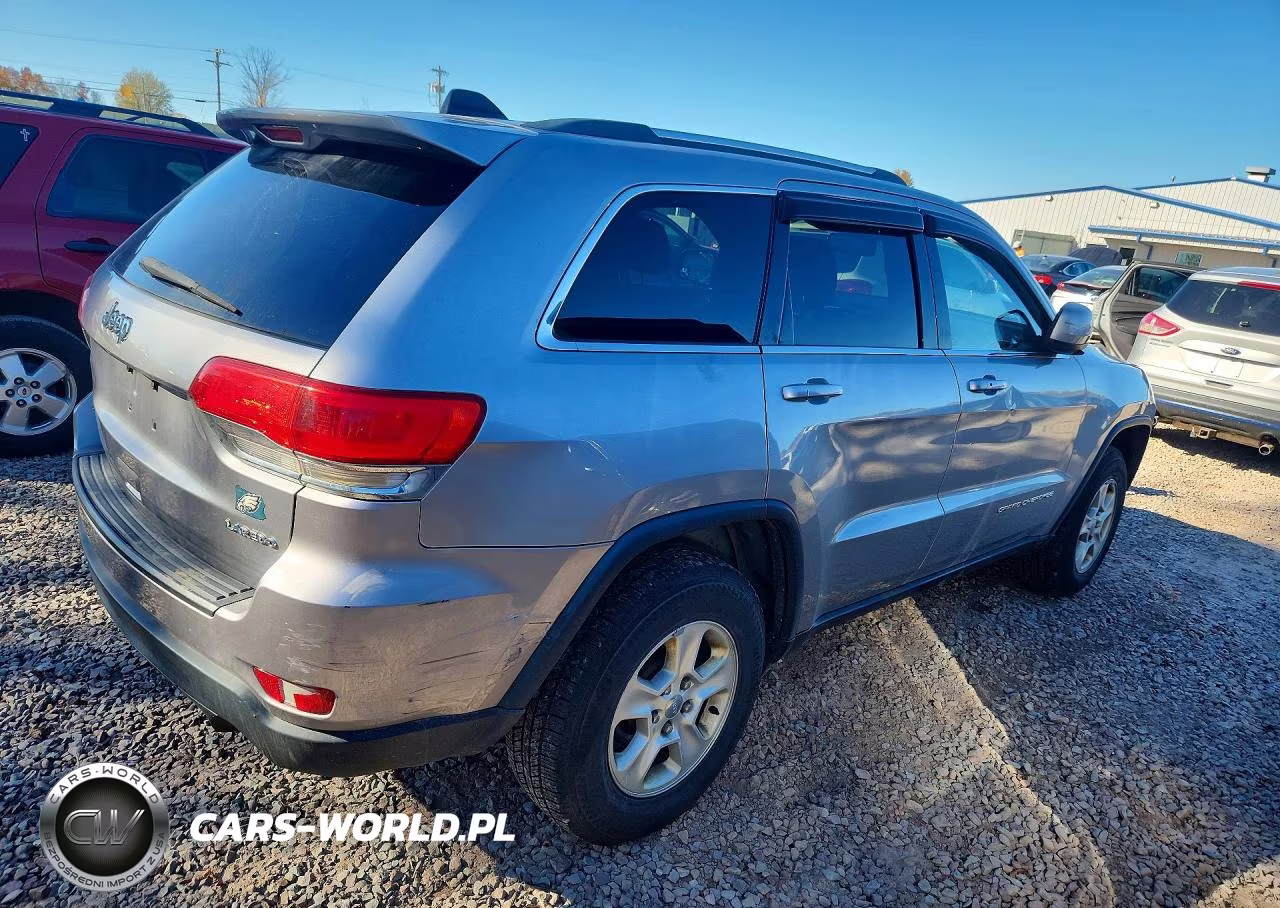2014 Jeep Grand Cherokee Laredo VIN:1C4RJFAG4EC180852 - 3