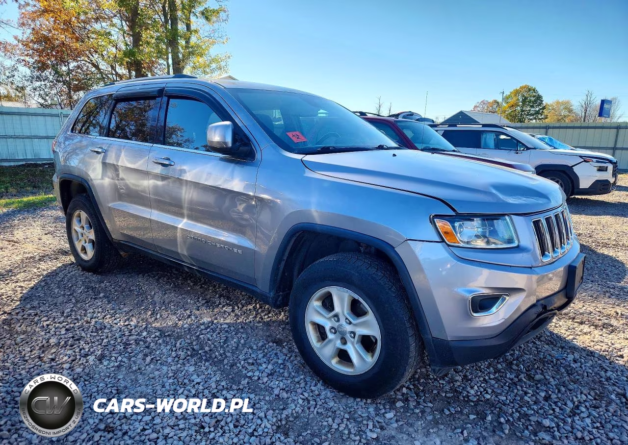 2014 Jeep Grand Cherokee Laredo VIN:1C4RJFAG4EC180852 - 4
