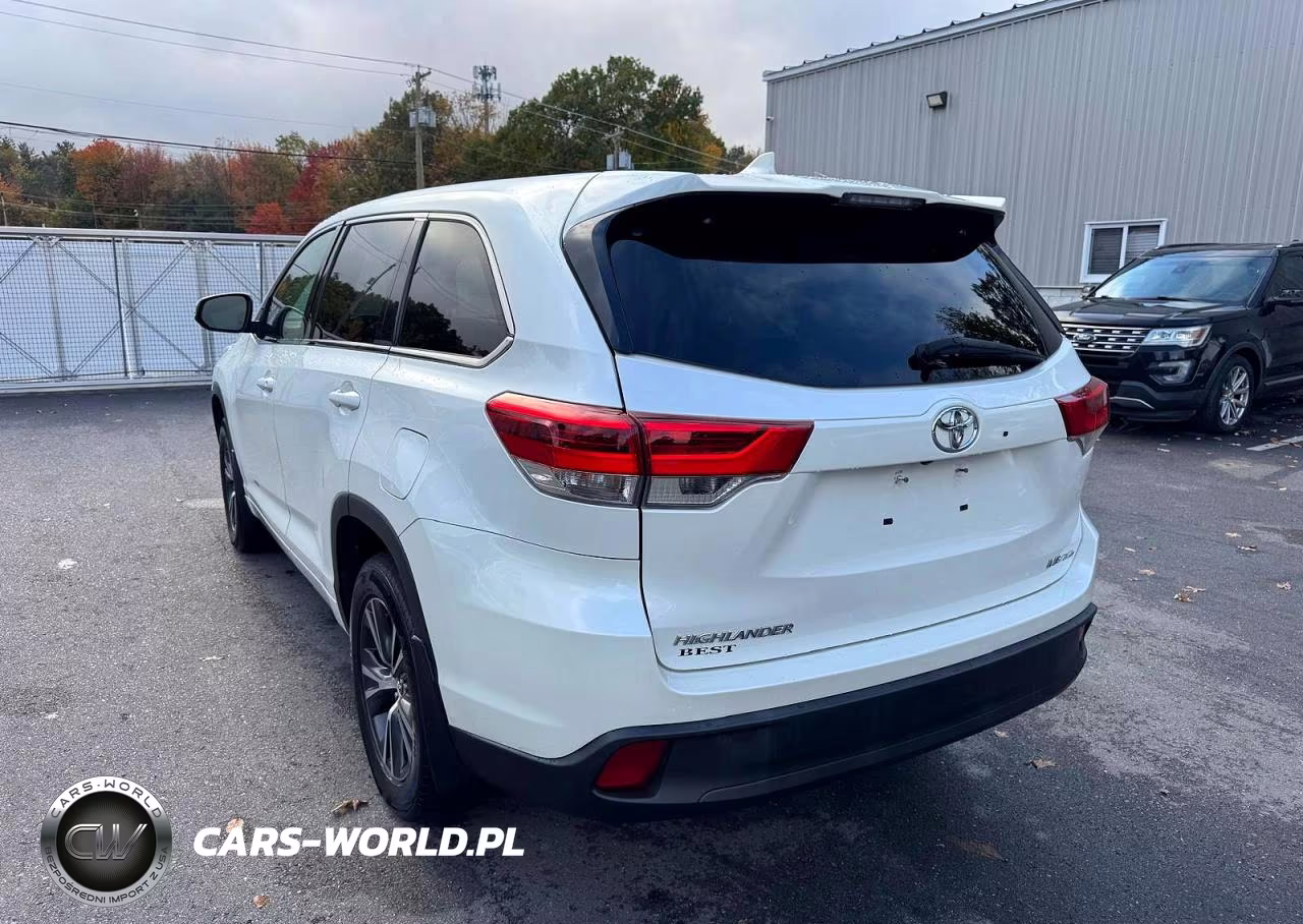 2018 Toyota Highlander Le Plus VIN:5TDBZRFH0JS817709 - 2