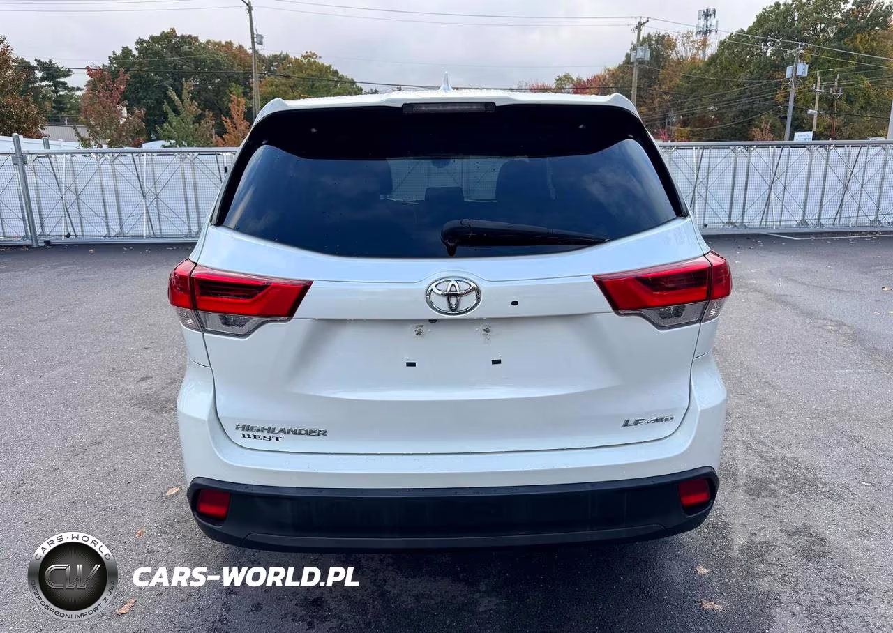 2018 Toyota Highlander Le Plus VIN:5TDBZRFH0JS817709 - 5