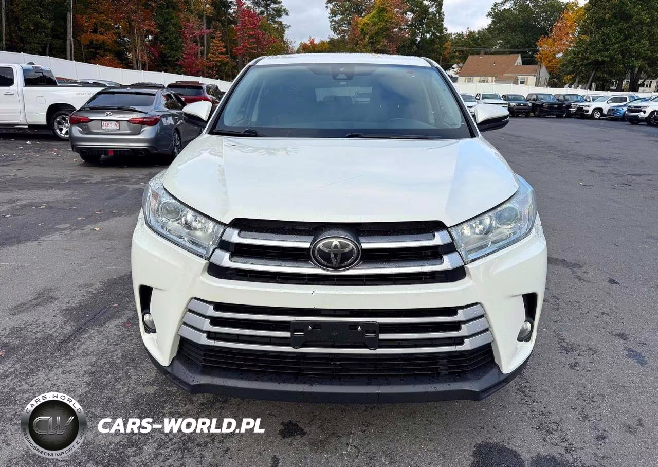 2018 Toyota Highlander Le Plus VIN:5TDBZRFH0JS817709 - 6