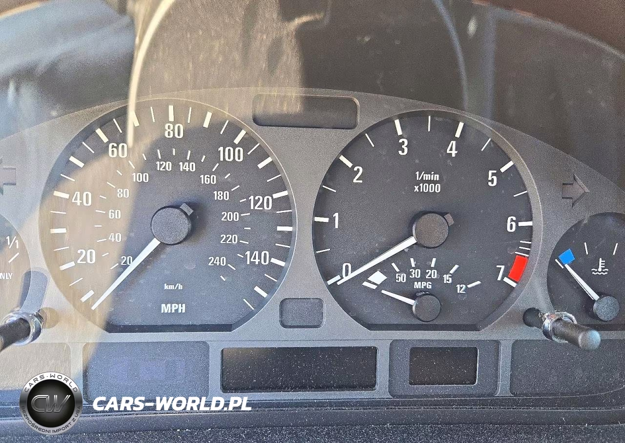 2004 BMW 325 Xi VIN:WBAEU33474PM60986 - 9