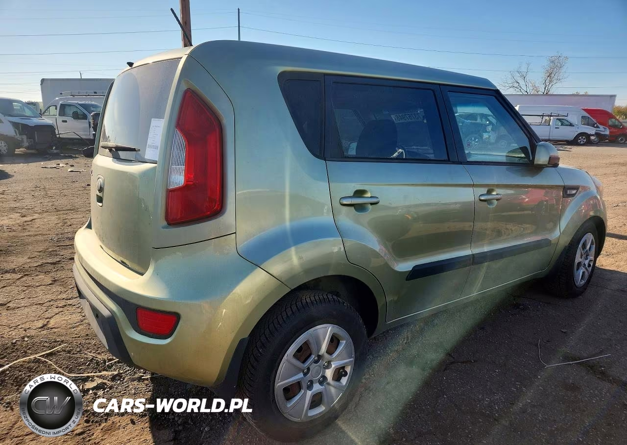 2012 Kia Soul Base VIN:KNDJT2A58C7443302 - 3