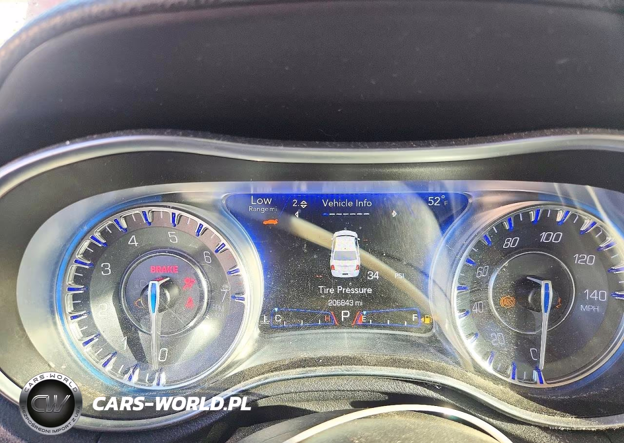 2017 Chrysler 300C VIN:2C3CCAEG2HH559898 - 9