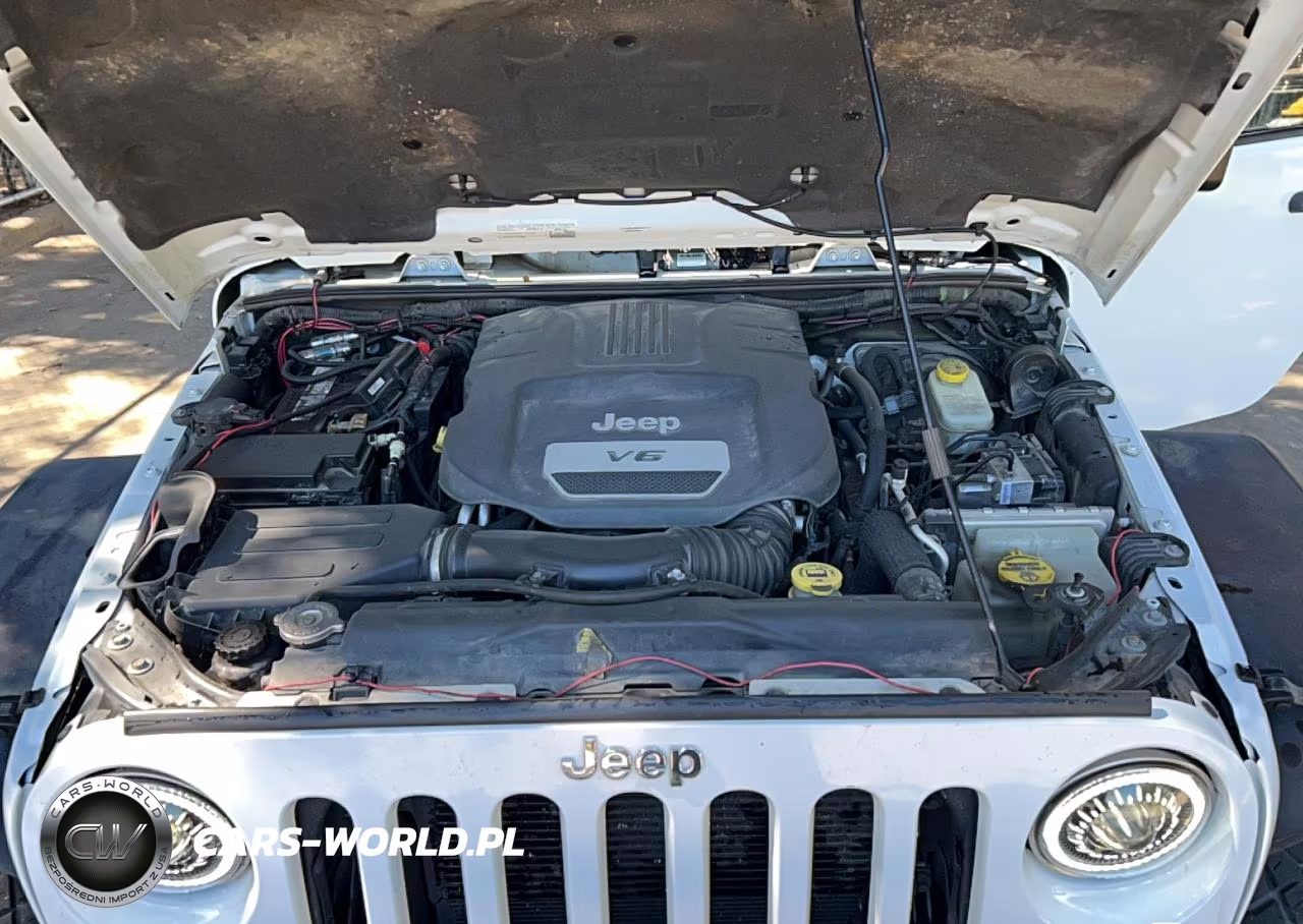 2015 Jeep Wrangler Unlimited Rubicon VIN:1C4BJWFG3FL530855 - 7