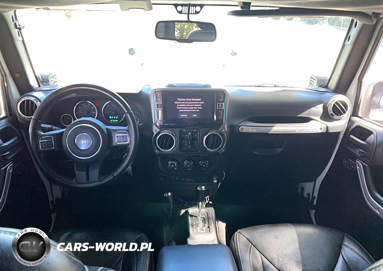 2015 Jeep Wrangler Unlimited Rubicon VIN:1C4BJWFG3FL530855 - 9