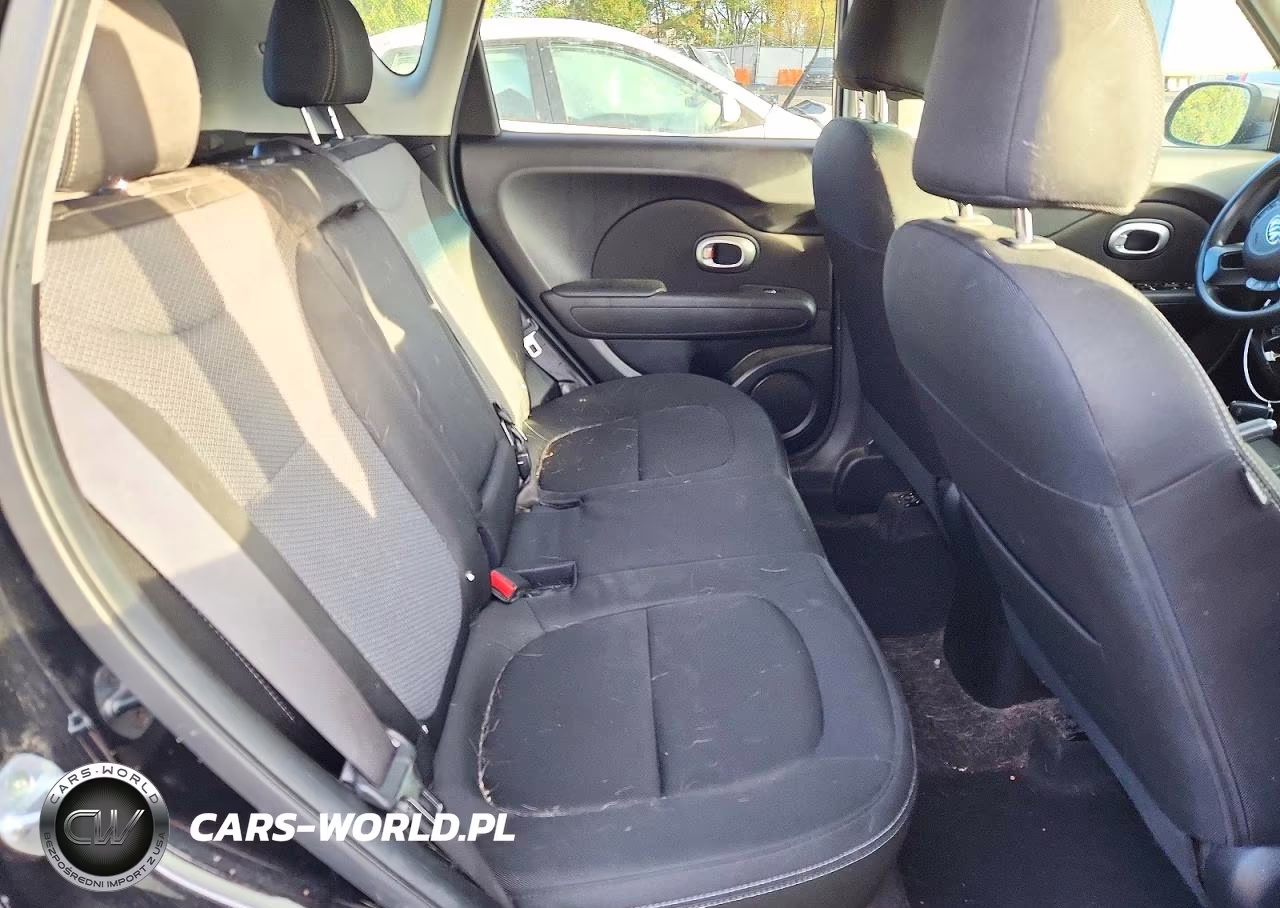 2018 Kia Soul + VIN:KNDJP3A5XJ7587926 - 10