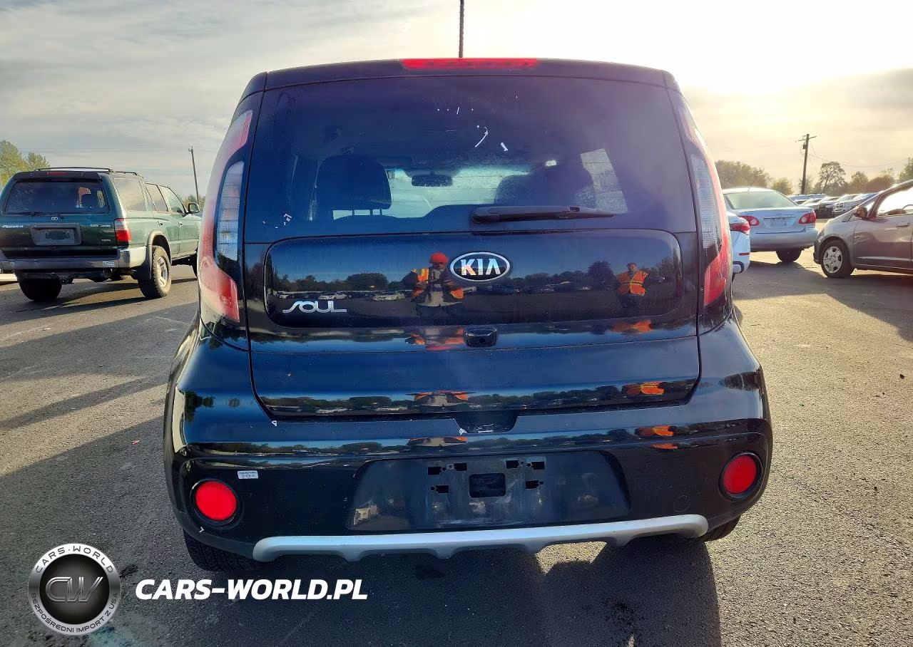 2018 Kia Soul + VIN:KNDJP3A5XJ7587926 - 6