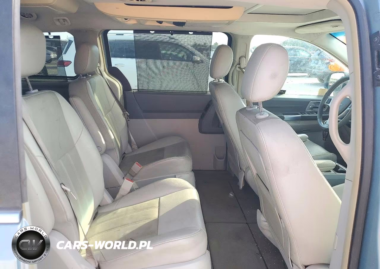 2008 Chrysler Town & Country Touring VIN:2A8HR54P28R150036 - 11