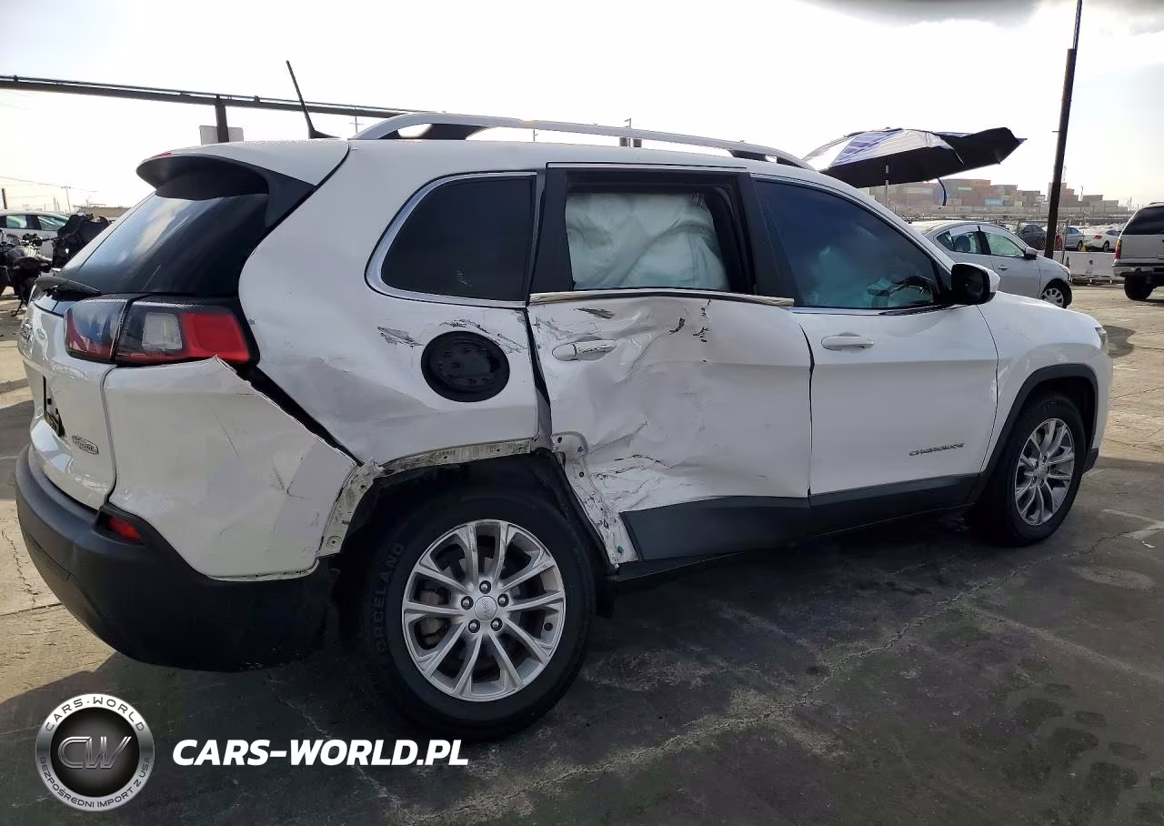 2019 Jeep Cherokee Latitude VIN:1C4PJLCB3KD392851 - 3