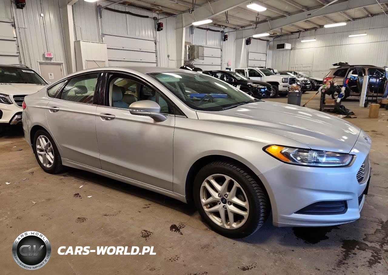 2015 Ford Fusion Se VIN:1FA6P0HD7F5126418 - 4