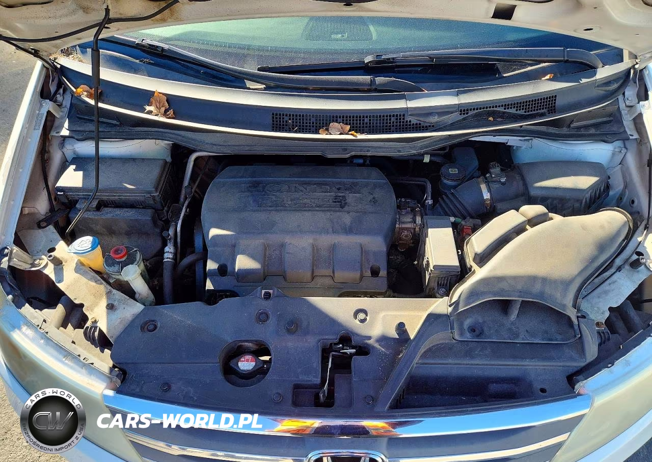 2011 Honda Odyssey Touring VIN:5FNRL5H92BB053639 - 12