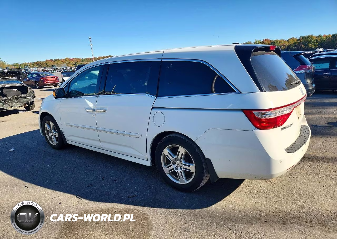 2011 Honda Odyssey Touring VIN:5FNRL5H92BB053639 - 2
