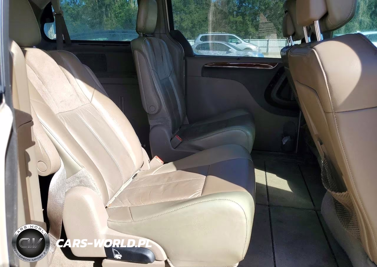 2013 Chrysler Town & Country Limited VIN:2C4RC1GG8DR596977 - 11