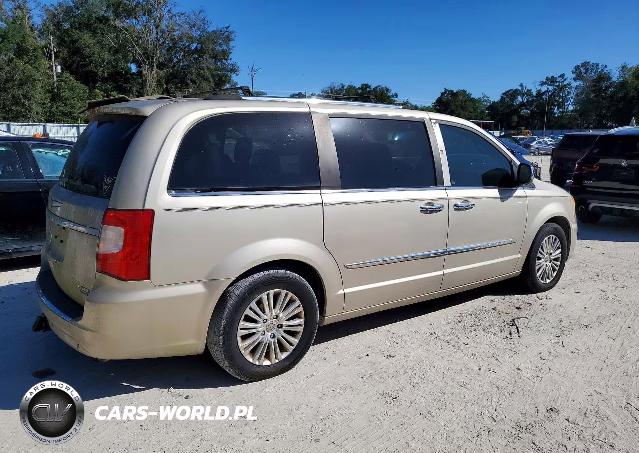 2013 Chrysler Town & Country Limited VIN:2C4RC1GG8DR596977 - 3