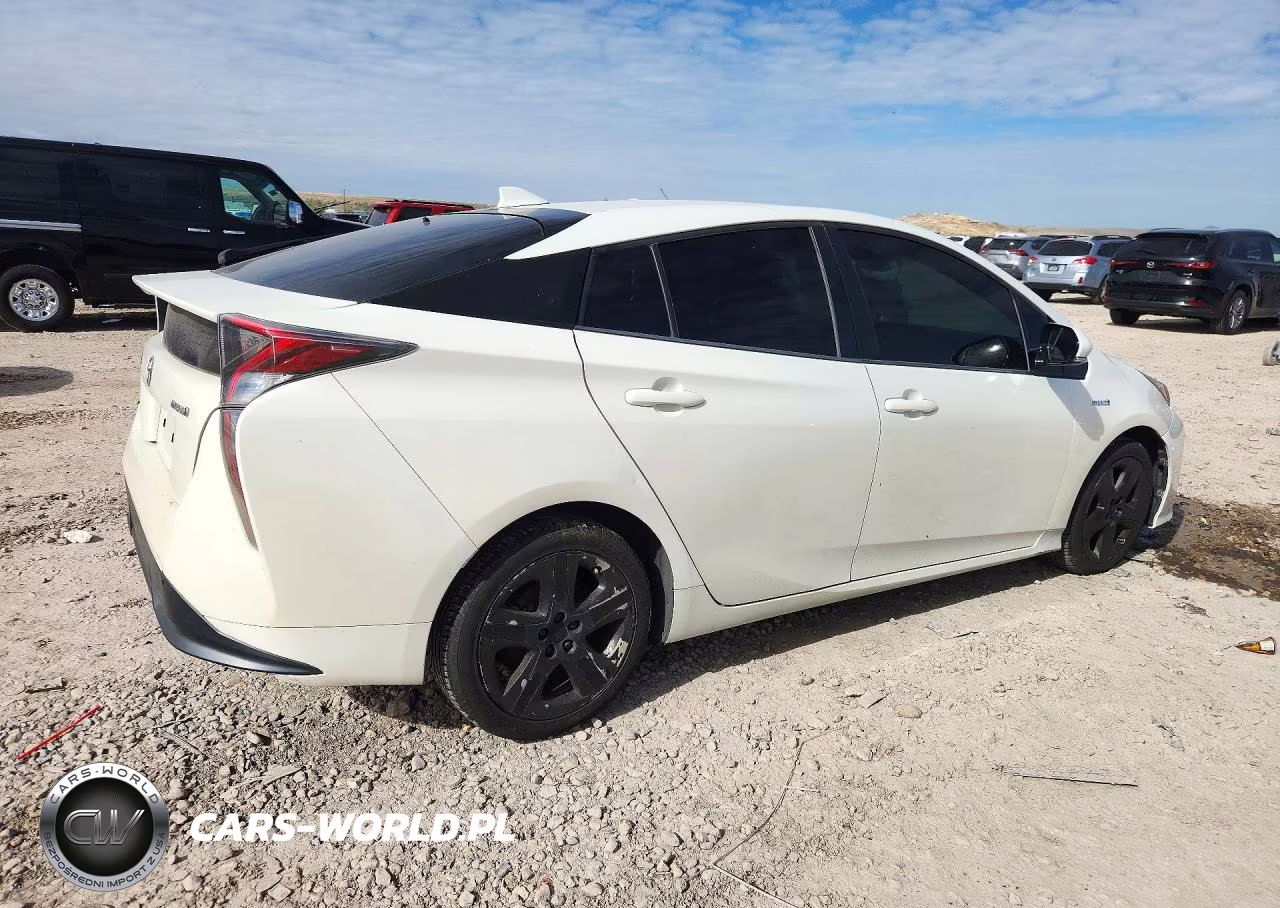 2016 Toyota Prius Three Touring VIN:JTDKARFU9G3021975 - 3