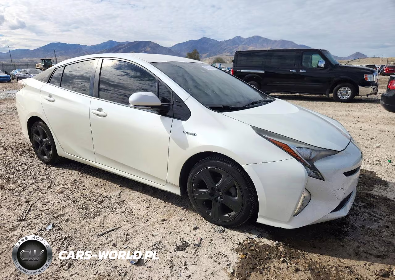 2016 Toyota Prius Three Touring VIN:JTDKARFU9G3021975 - 4