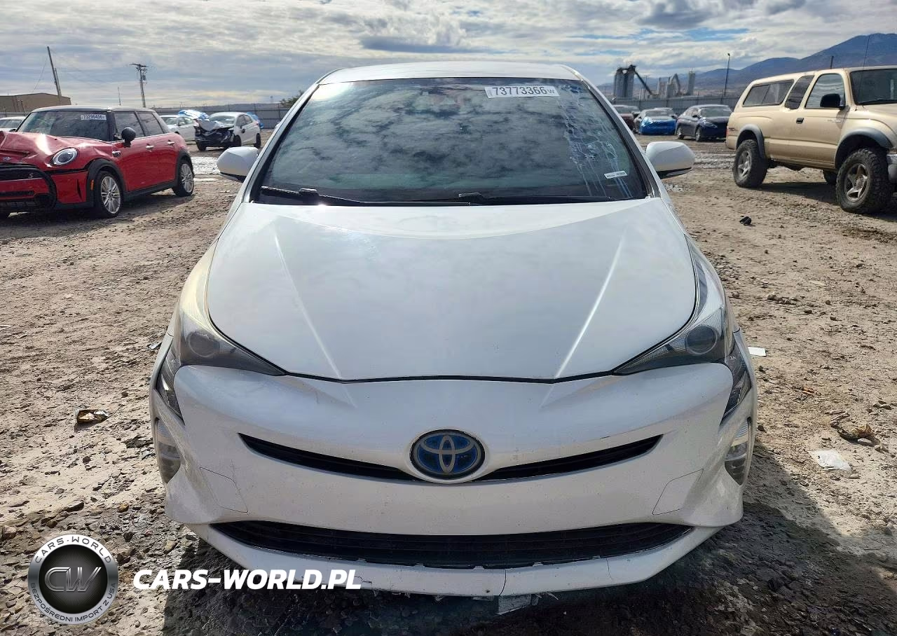 2016 Toyota Prius Three Touring VIN:JTDKARFU9G3021975 - 5