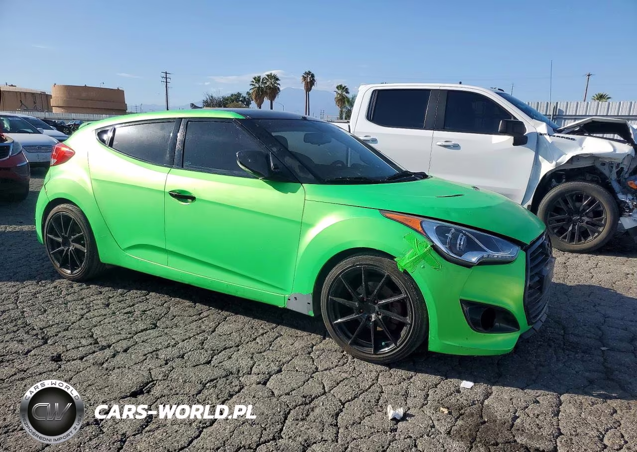 2015 Hyundai Veloster Turbo VIN:KMHTC6AE0FU221712 - 4