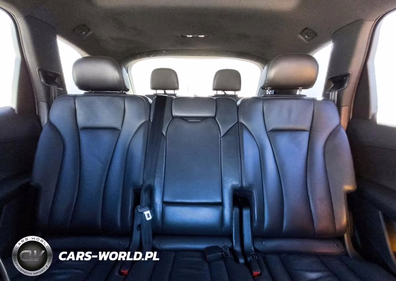 2017 Audi Q7 Premium Plus VIN:WA1LHAF75HD041335 - 10