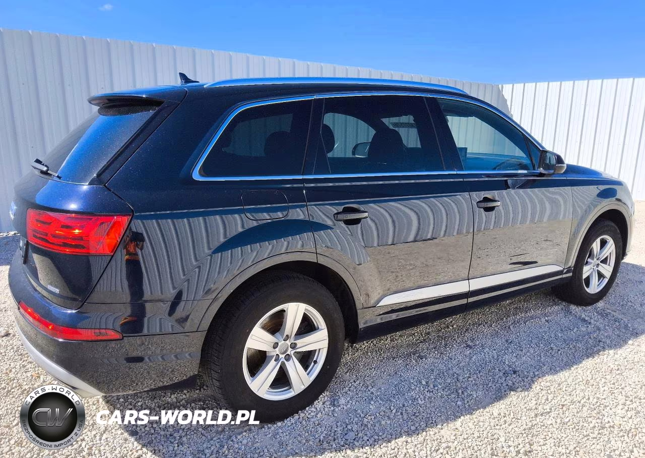2017 Audi Q7 Premium Plus VIN:WA1LHAF75HD041335 - 3