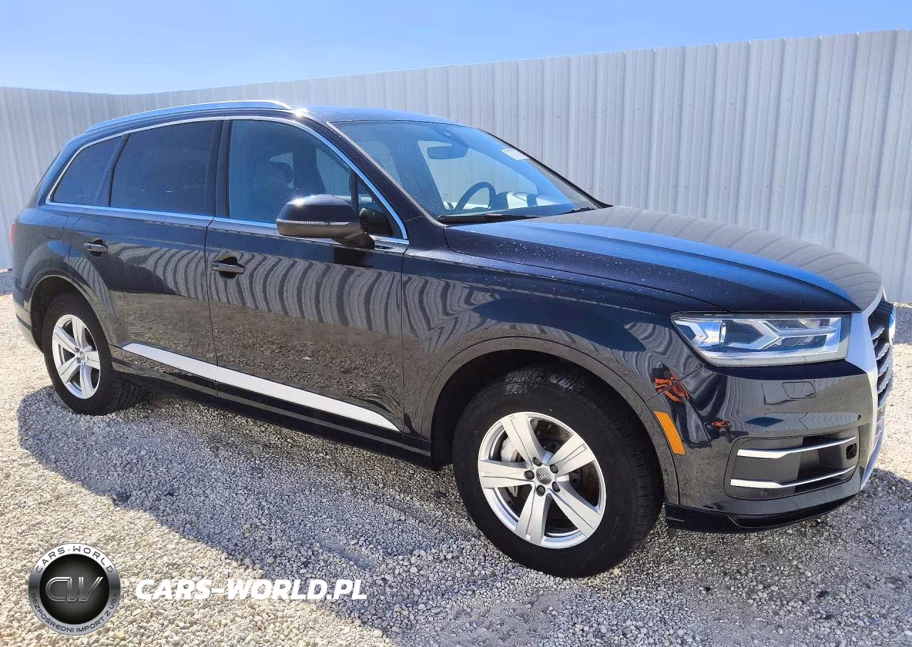 2017 Audi Q7 Premium Plus VIN:WA1LHAF75HD041335 - 4