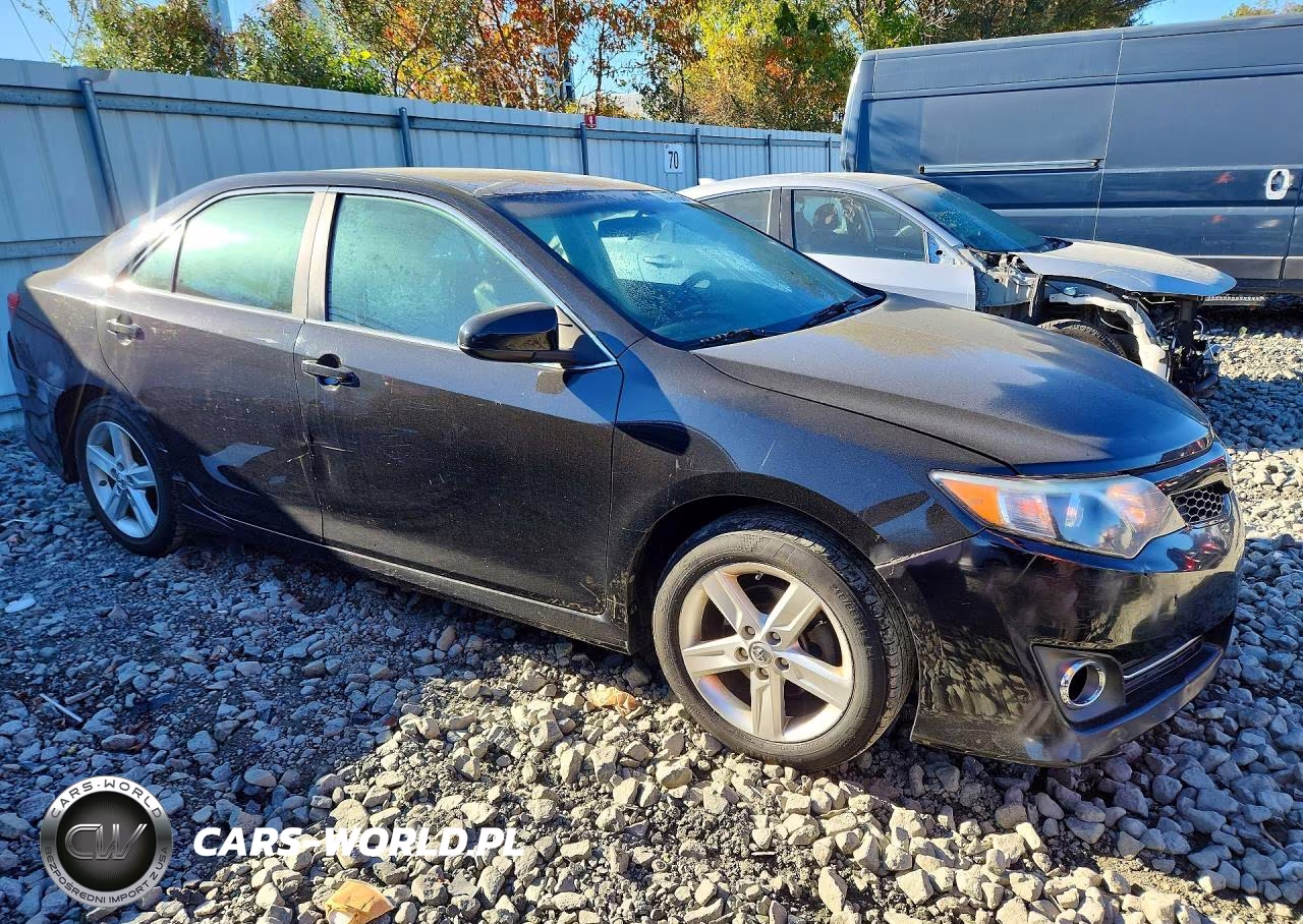 2014 Toyota Camry Se VIN:4T1BF1FK2EU315626 - 4