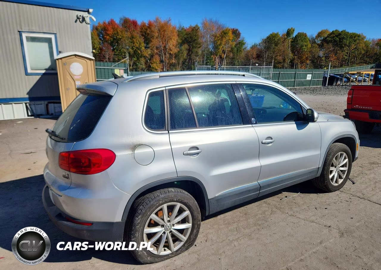 2017 Volkswagen Tiguan Wolfsburg VIN:WVGSV7AX9HW509071 - 3