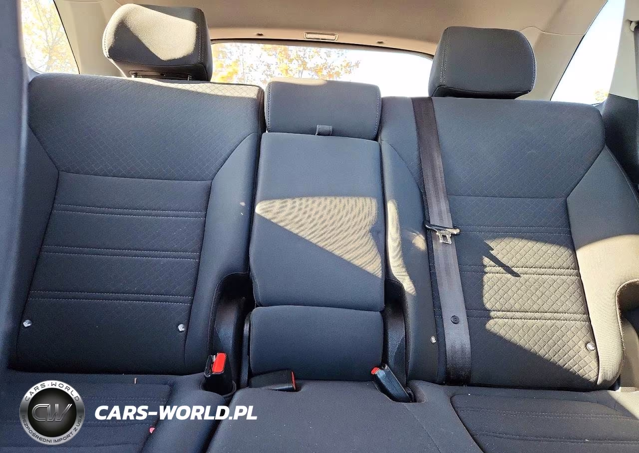 2018 Kia Sorento Lx VIN:5XYPG4A33JG360093 - 10