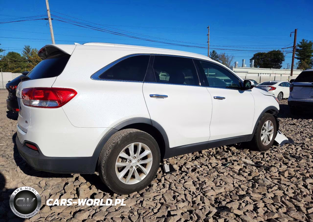 2018 Kia Sorento Lx VIN:5XYPG4A33JG360093 - 3