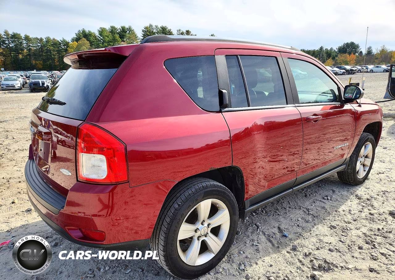 2012 Jeep Compass Latitude VIN:1C4NJDEB7CD578131 - 3