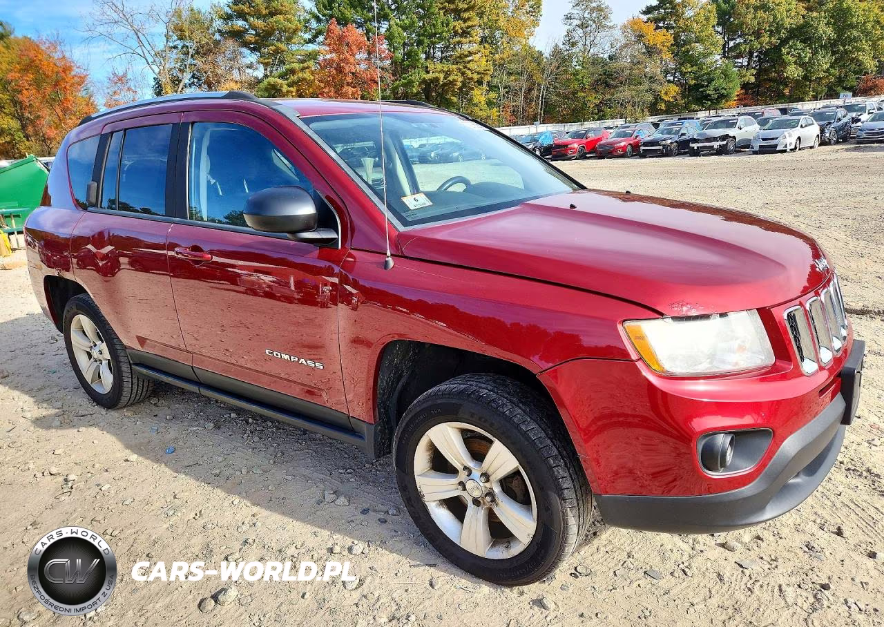 2012 Jeep Compass Latitude VIN:1C4NJDEB7CD578131 - 4